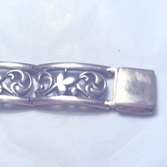 SIlPADA B1462 Sterling Silver Floral Vine Filigree Link Panel Sterling Bracelet - Picture 10 of 10
